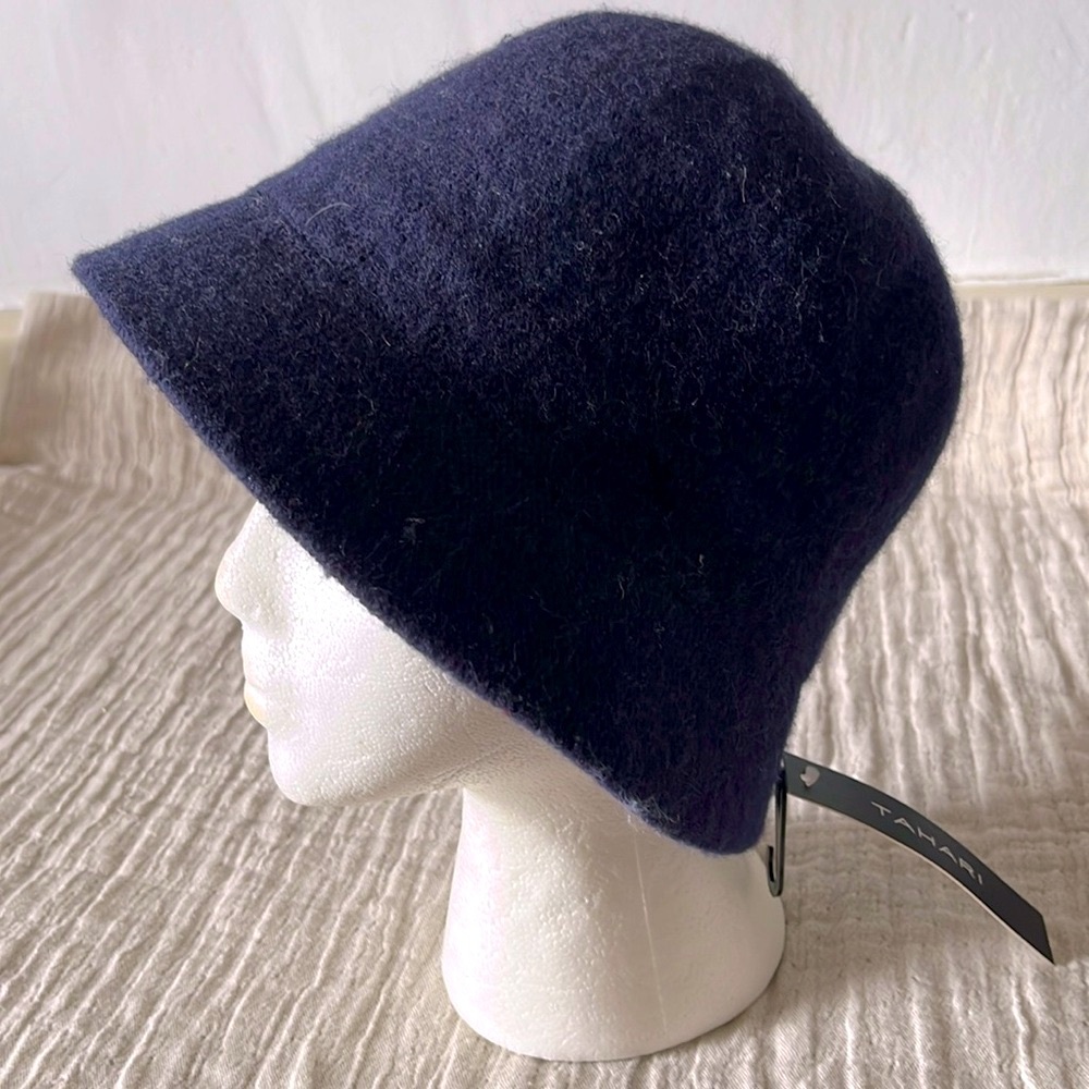 Tahari hat